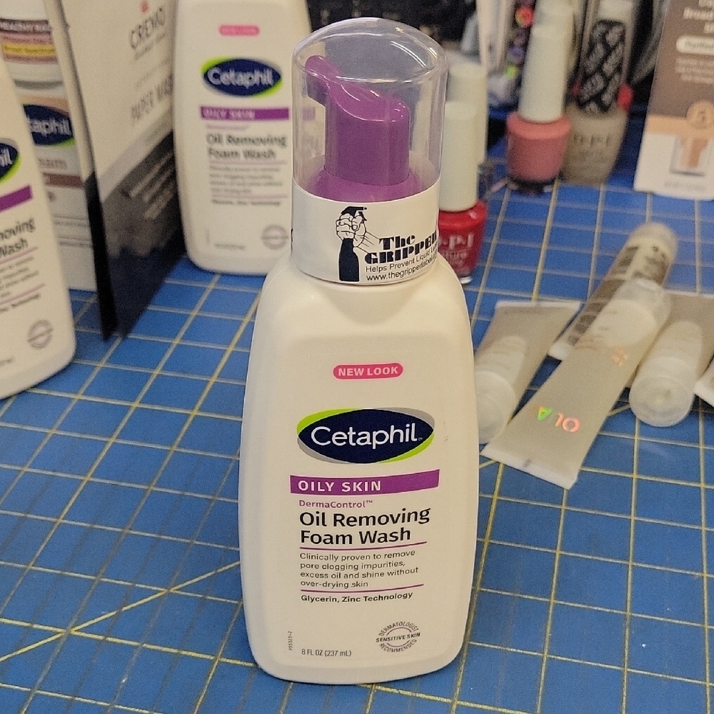 Cetaphil Oil Removing Foam Wash 237ml New Bottle